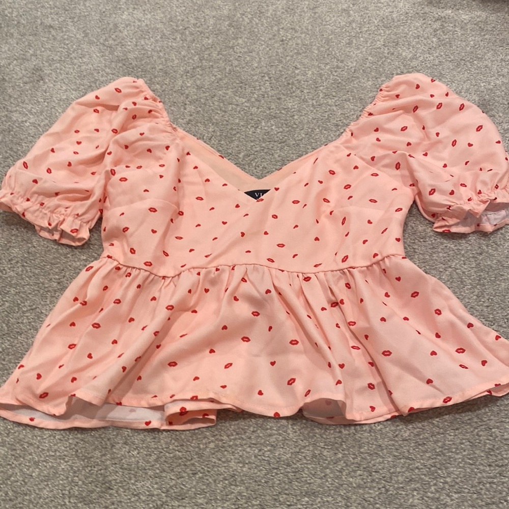 Love bug Puff Sleeve Peplum Top. Size medium